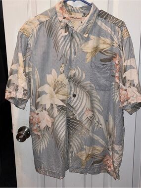 Tommy Bahama Men’s Light Blue Tropical Button-Up Shirt 100% Silk